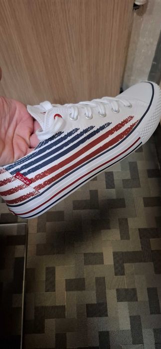 Кецове Levi's НОВИ