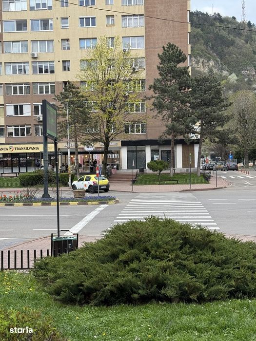 Ultracentral: Spațiu comercial parter, vitrină, parcare