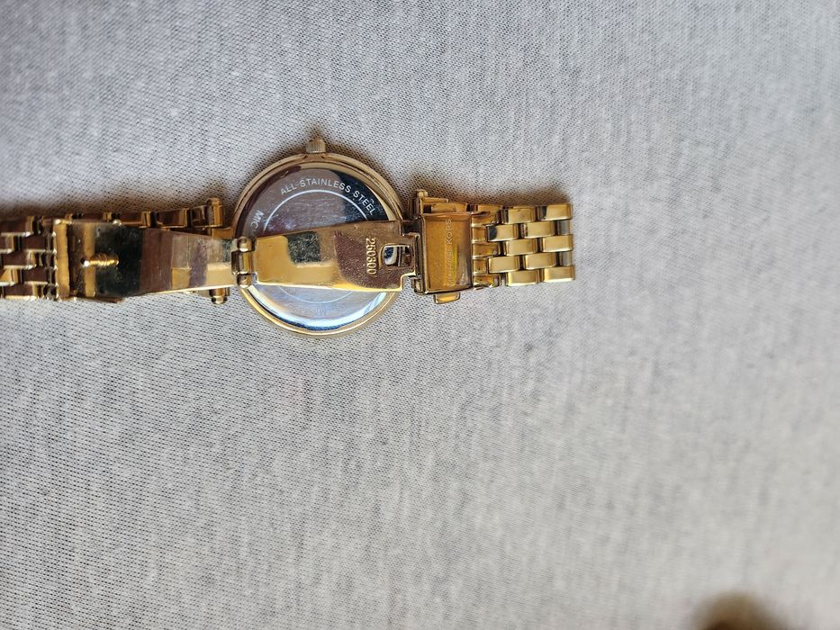 Лот от 5 оригинални часовника (Guess, Michael Kors, Folli Follie, Eterna)