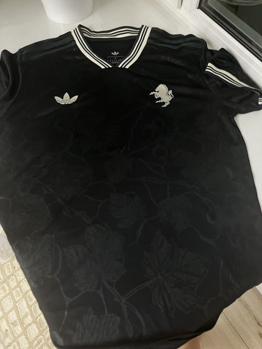 Футболка футбольной команды Roma