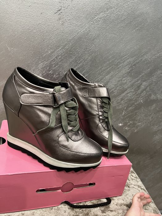 Женская обувь