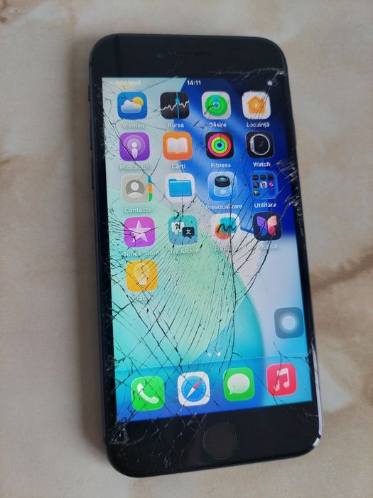 [SE2] Vând  iPhone SE 2 spart dar funcțional (iOS 26.1) //poze reale