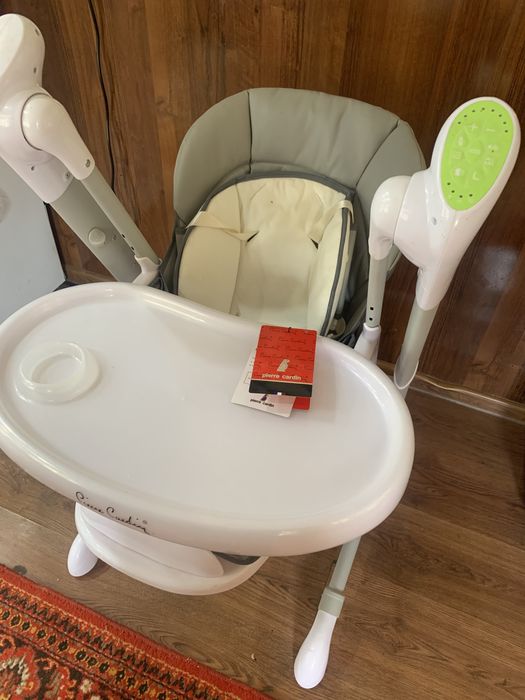 stulchik dlya kormleniye i avtolyulka