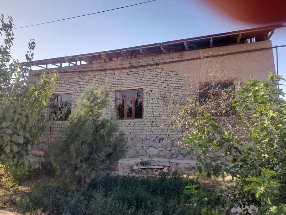 Qurilishi tuganlanmagan uchaska sotiladi