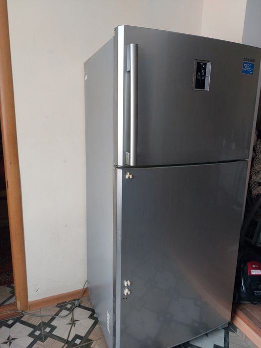 Холодильник Samsung