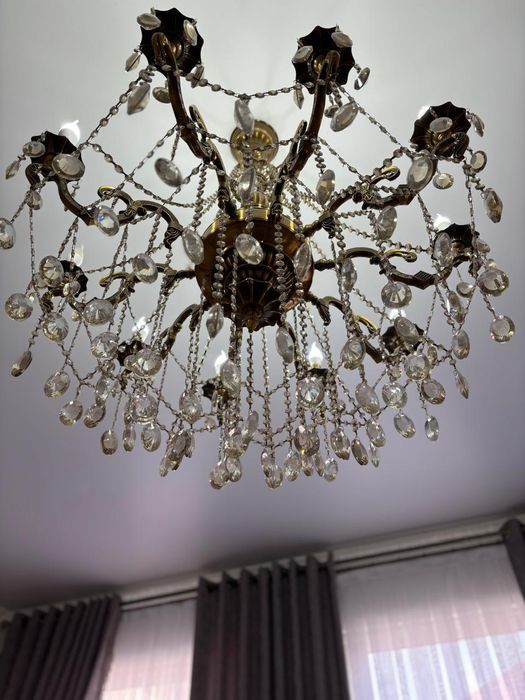 Люстра для зала в отличным состоян