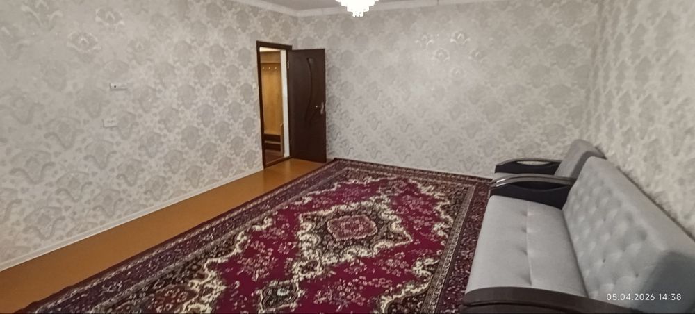 Юнусобод-4 Универсам бозор олдида 1 хонали уй жихозлари бор