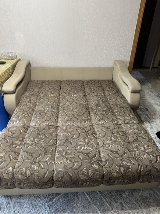 Продам два дивана