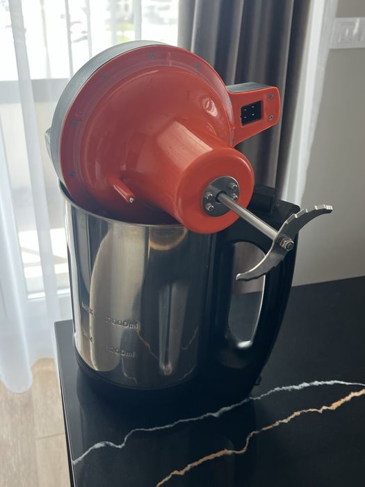 Aparat pentru supă cremă și lapte vegetal Vegamax