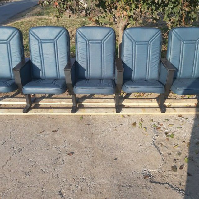 Театральные кресла от производителя