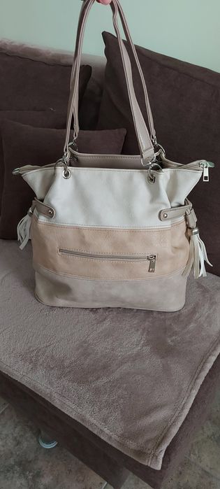 Дамски чанти различни цветове