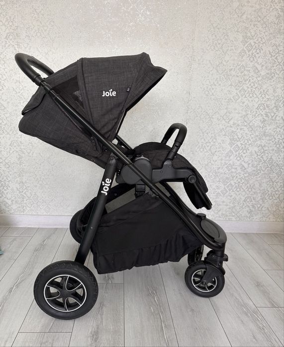 Продам коляску Joie