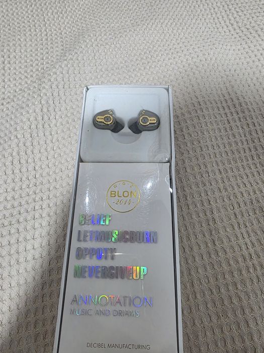 продам арматурные наушники Blon BL-05
