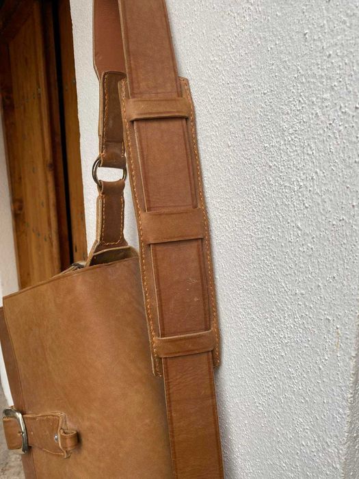 Ръчно шита чанта от естествена кожа