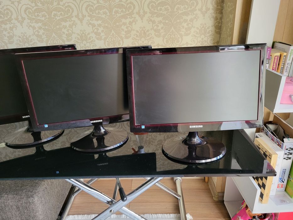 Мониторы SAMSUNG  20 дюймовые