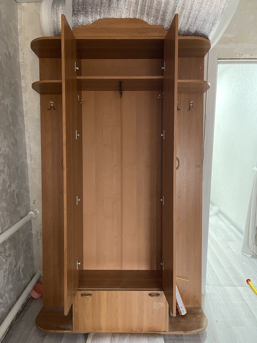 Продам шкаф для прихожей