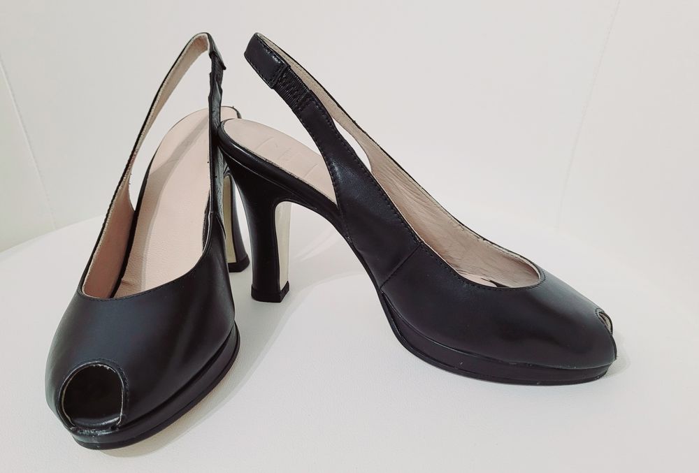 Sandale piele neagra marime 36