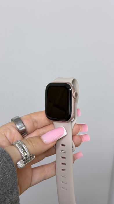 Apple Watch 11, 42 mm rose gold