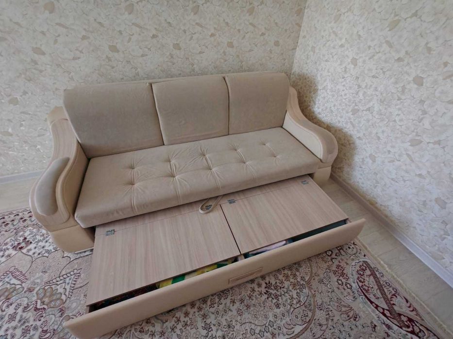 Диван раскладной  б/у