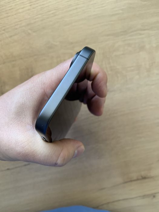Продам Айфон 17. 256 GB. 100% Sim + ESim