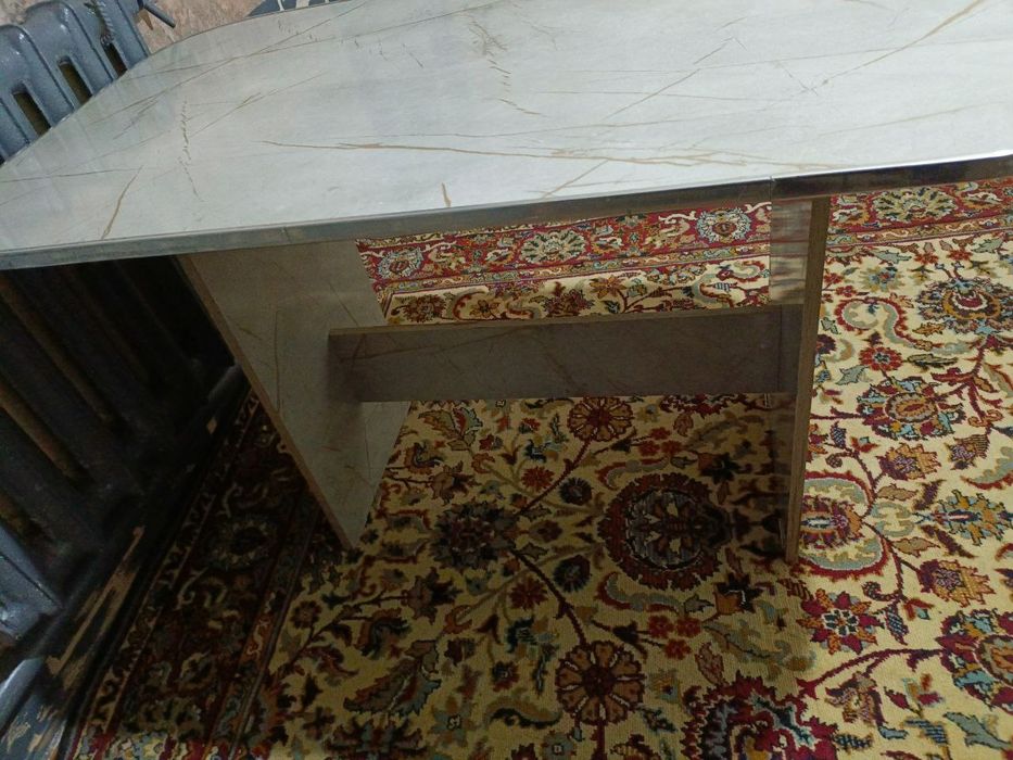 Продаёться хороший стол