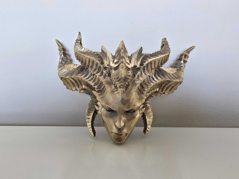 Метална фигура Lilith