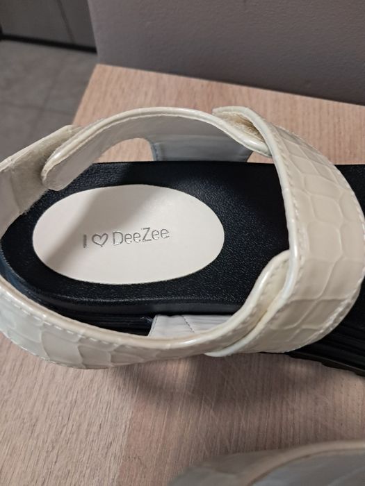 Страхотни сандали