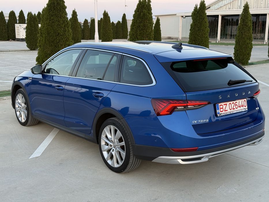 Skoda Octavia Scout DSG 4X4 matrix/Distronic/Heas Up Display