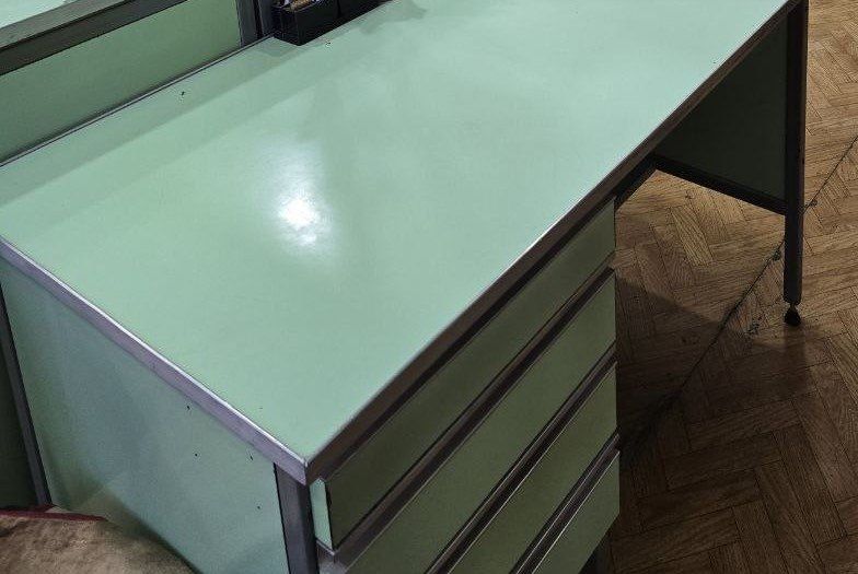 Химический стол, шкаф б/у