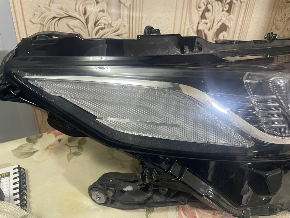 Продается фара стекло