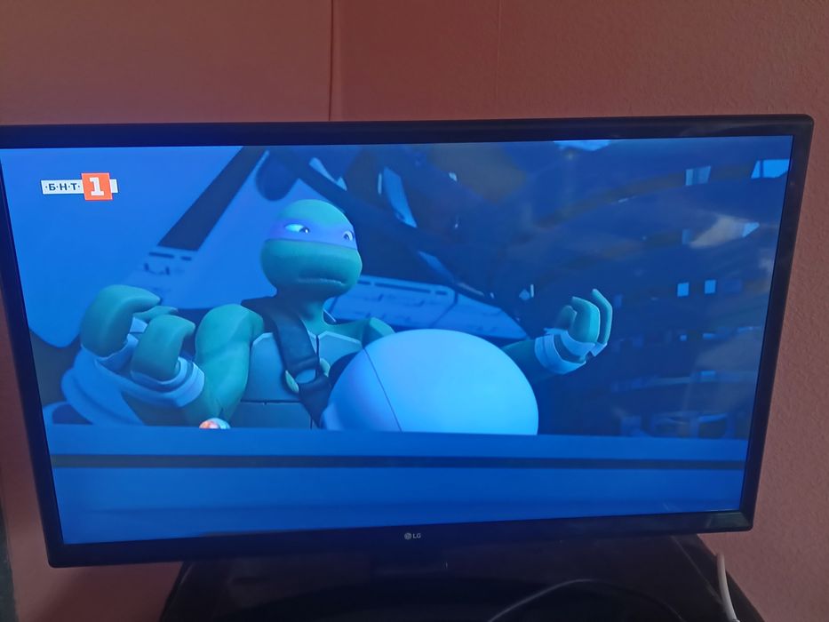 Продавам телевизор LG