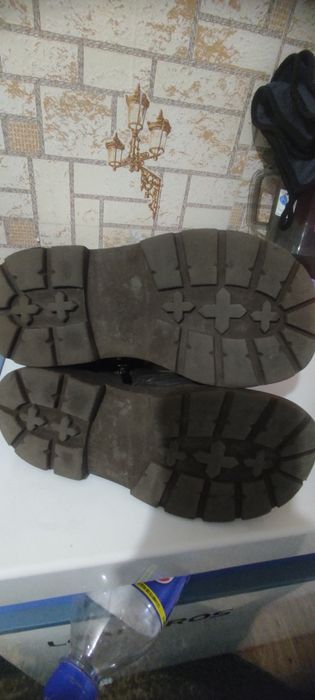 Ботинки детский продаю