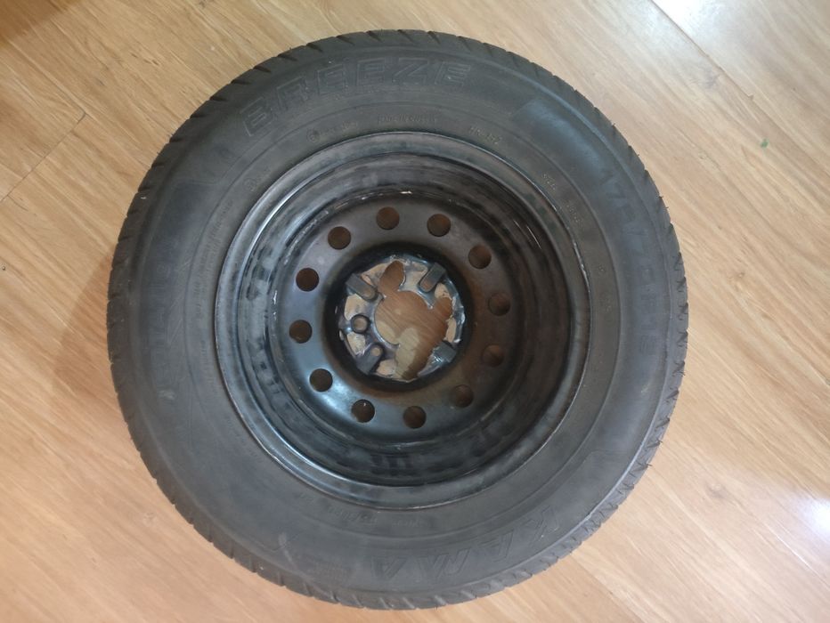 Новый покрышка R13