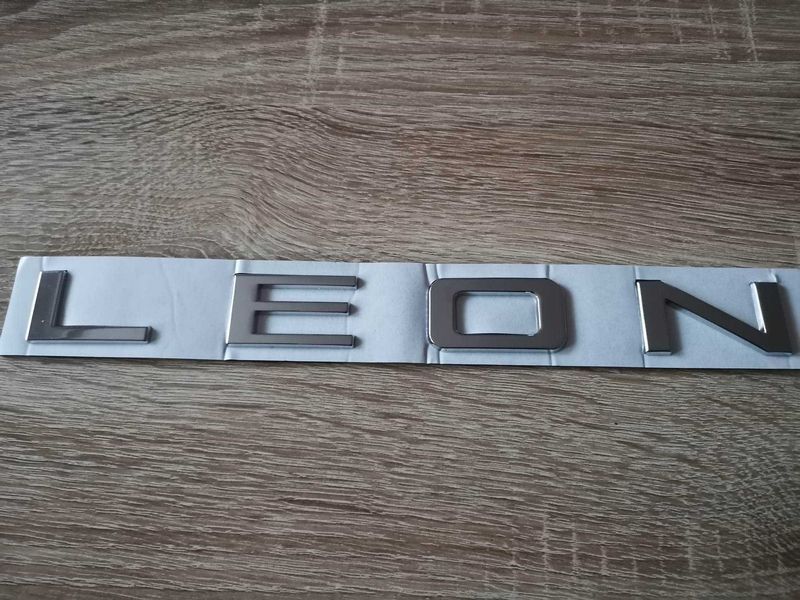 Емблема лого надпис сребрист Сеат Леон Seat Leon