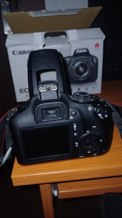 Camera profesionala canon 4000d