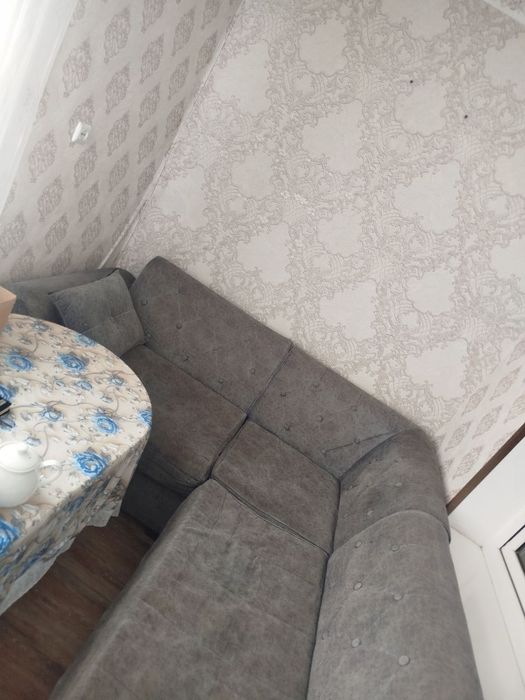 Ugalok divan kuxiniy