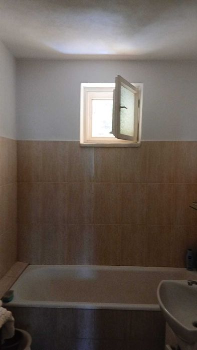Apartament 3 camere + boxă, 79,5 mp construiți, etaj 2/4, zona 1 Decembrie 1918, Piatra-Neamț