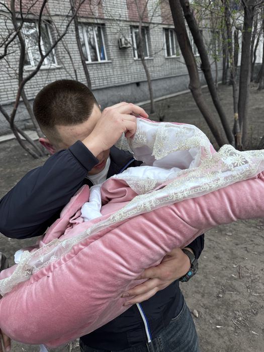 Продам конверт на выписку