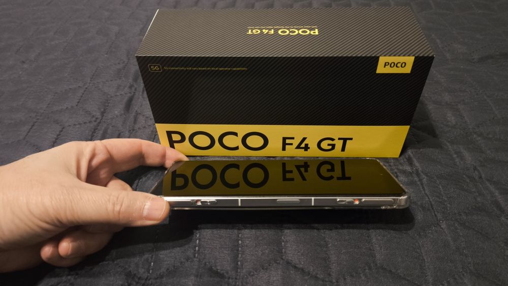 Xiaomi Poco F4 GT Knight silver