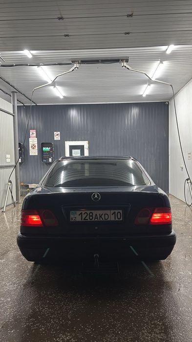 Mercedes W210 e230