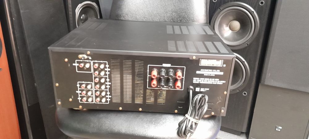 Усилвател AKAI AM-57