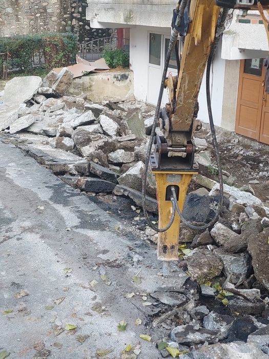 Închiriez excavator -miniexcavator -buldoexcavator -picon!