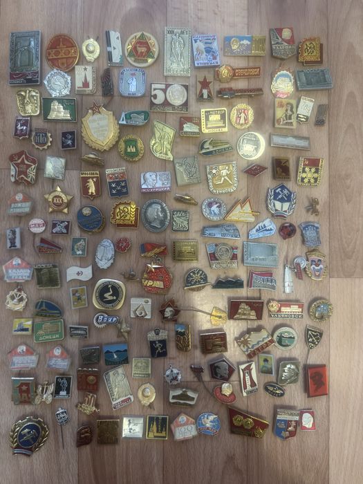 Продаю значки СССР