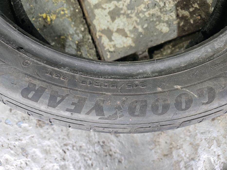 215 50 19 vara goodyear