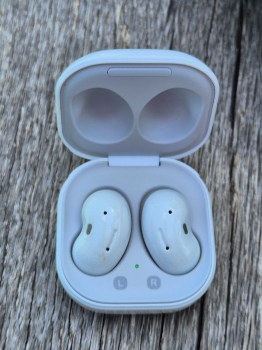 Vând căști samsung galaxy earbuds live