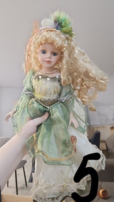 Продам фарфорвые куклы