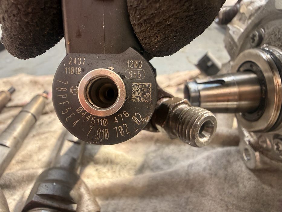 Комплект дюзи с помпа и рел