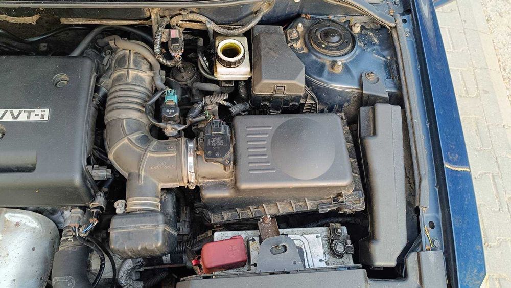 Toyota Avensis Combi 2.0 бензин 147к.с. 2003г.- за части или възстановяване