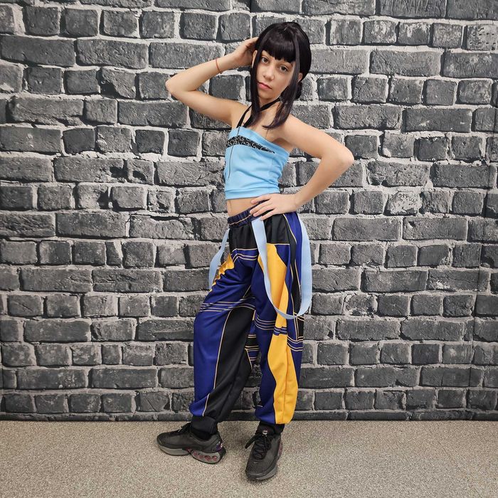 Детски K-Pop костюм за момиче–перфектен за танци, партита и карнавали.