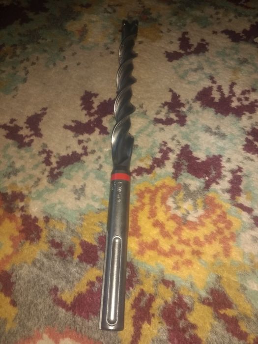 Vând burghiu Hilti SDS 24 nou preț 360 Ron.